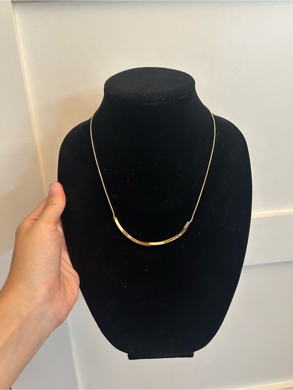 H&M Gold Curved Bar Necklace